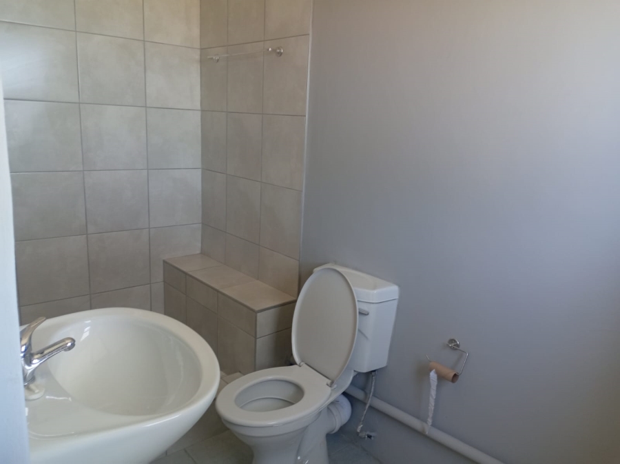 To Let 1 Bedroom Property for Rent in Buffalo Flats Eastern Cape